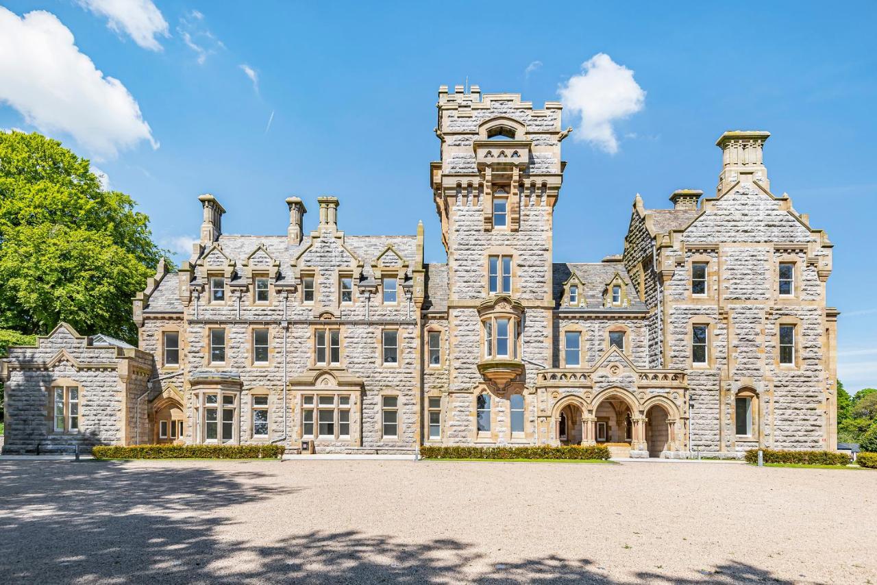 The Alfred Stone Cross Mansion Apartment *