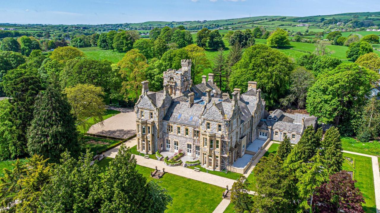 The Alfred Stone Cross Mansion Apartment *