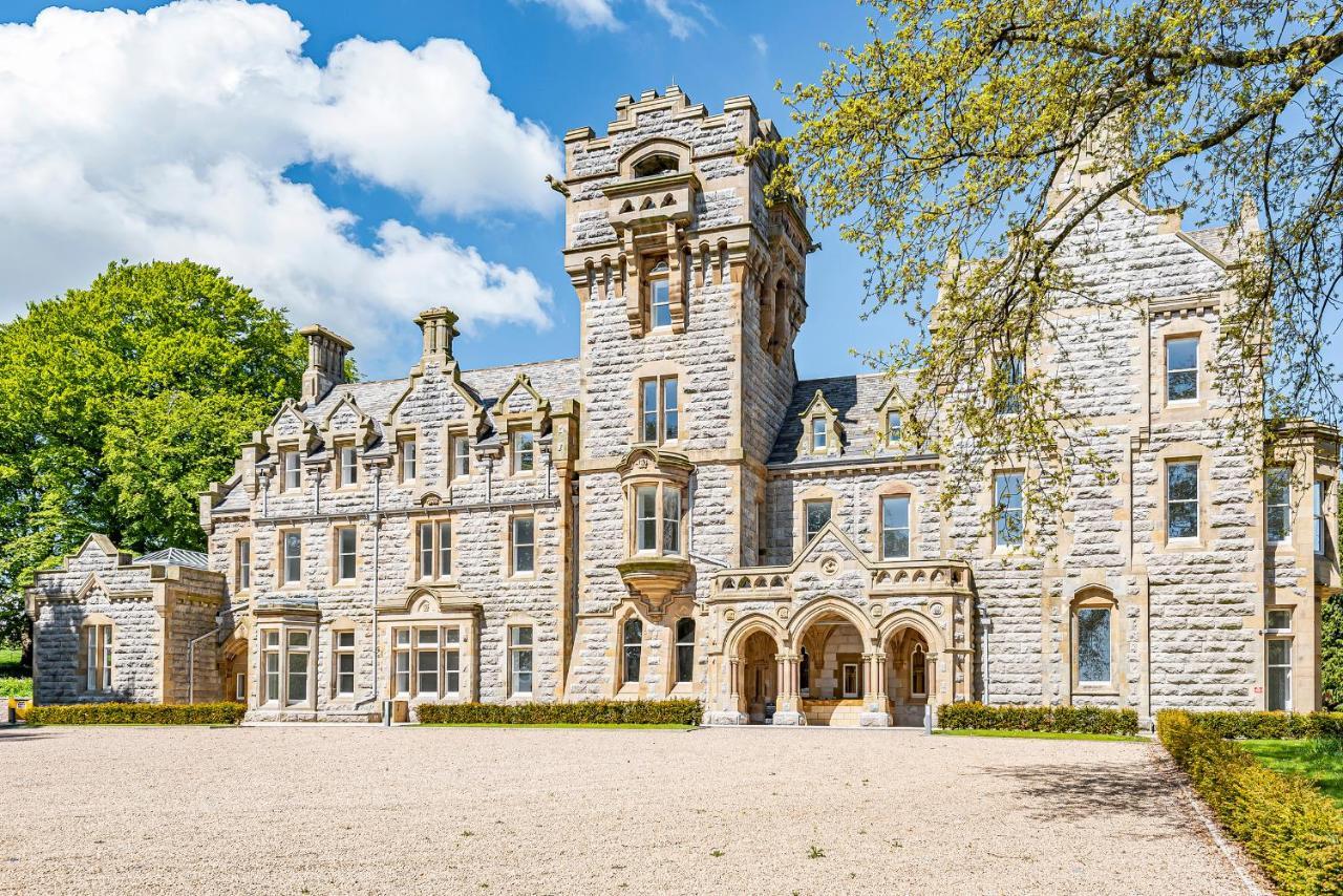 The Alfred Stone Cross Mansion Apartment *