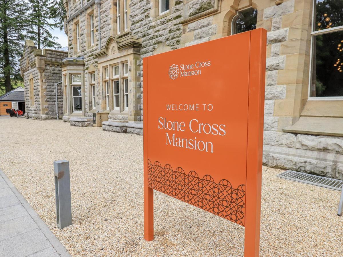 The Alfred Stone Cross Mansion Apartment *