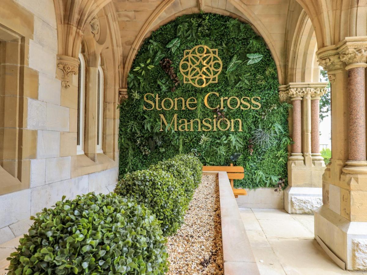 The Alfred Stone Cross Mansion Apartment
